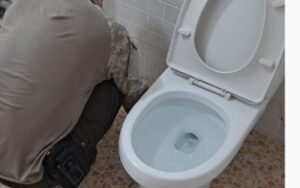 항동 변기막힘 이사 당일 마주한 의문의 역류 소동