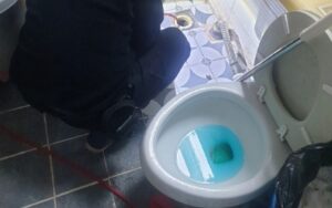 변기 막힘 문제 현장