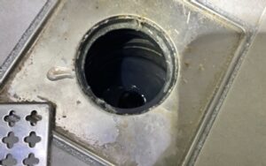민락동싱크대막힘 하수구막힘 역류 녹슨 쇳조각 제거